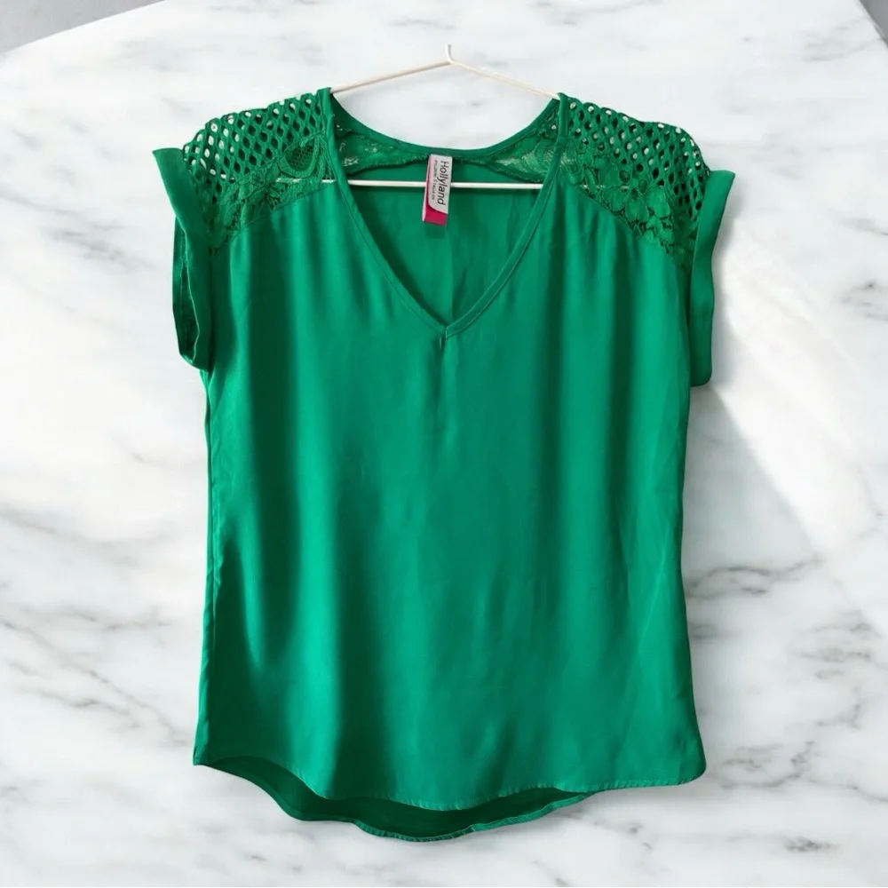 Green Lace flower pattern intricate Short Sleeve V neckl Women blouse size small